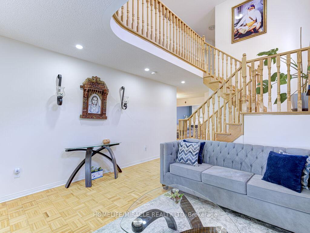 Photo 38 of 21 Tideland Drive, Brampton, Fletcher's Meadow — HOMEH