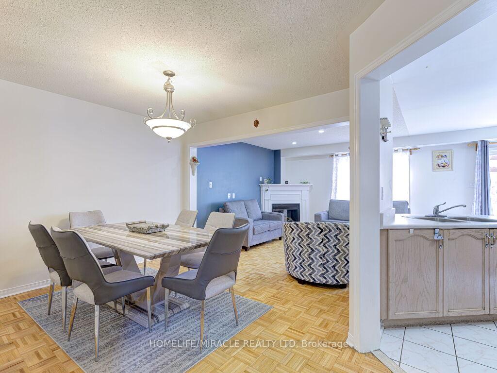 Photo 4 of 21 Tideland Drive, Brampton, Fletcher's Meadow — HOMEH