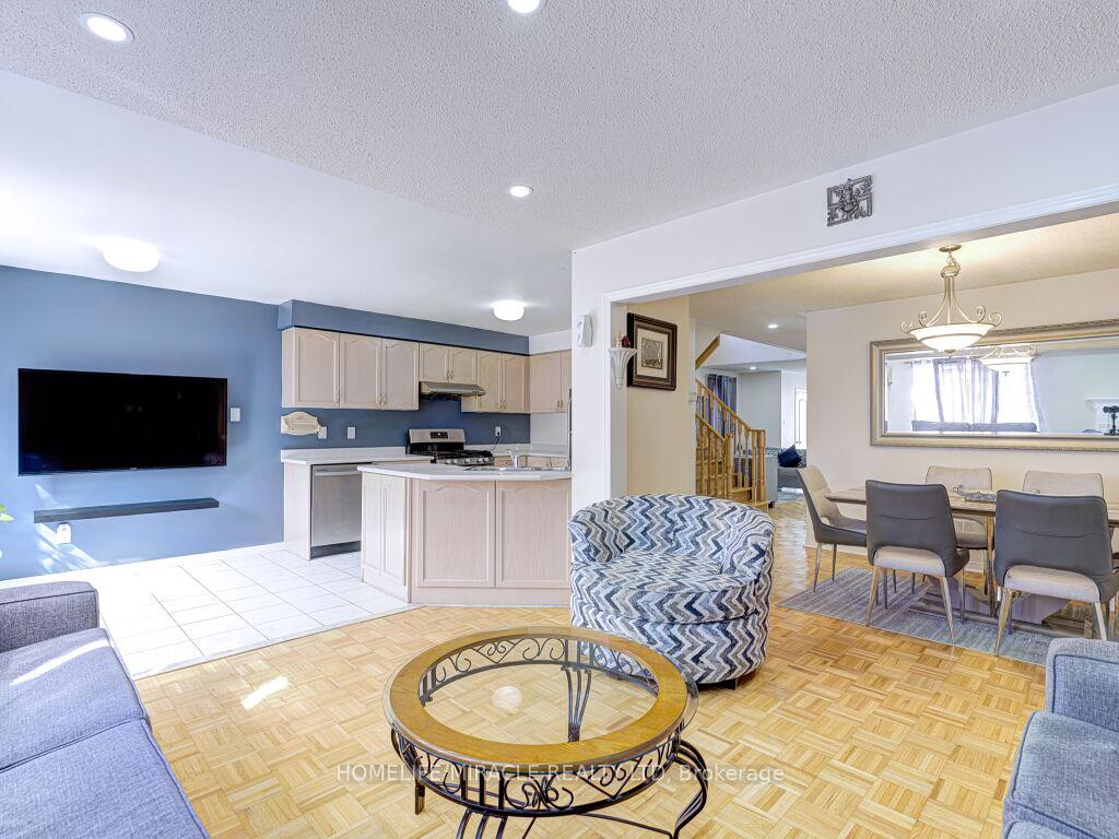 Photo 6 of 21 Tideland Drive, Brampton, Fletcher's Meadow — HOMEH