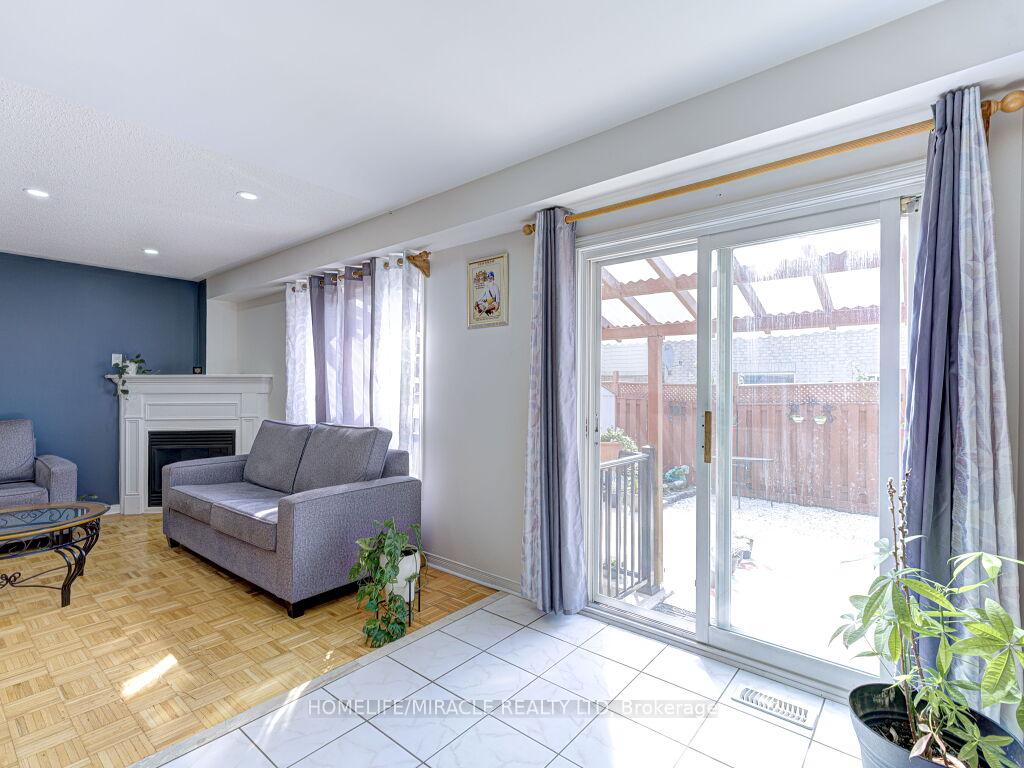 Photo 17 of 21 Tideland Drive, Brampton, Fletcher's Meadow — HOMEH