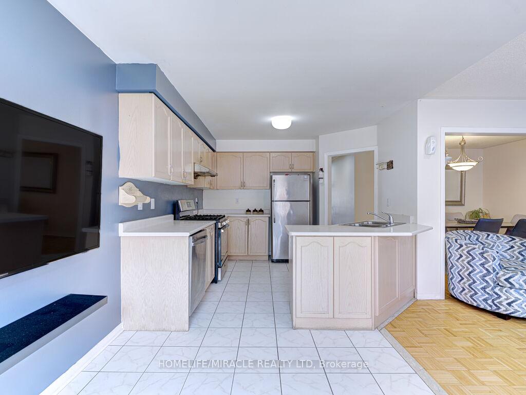 Photo 18 of 21 Tideland Drive, Brampton, Fletcher's Meadow — HOMEH