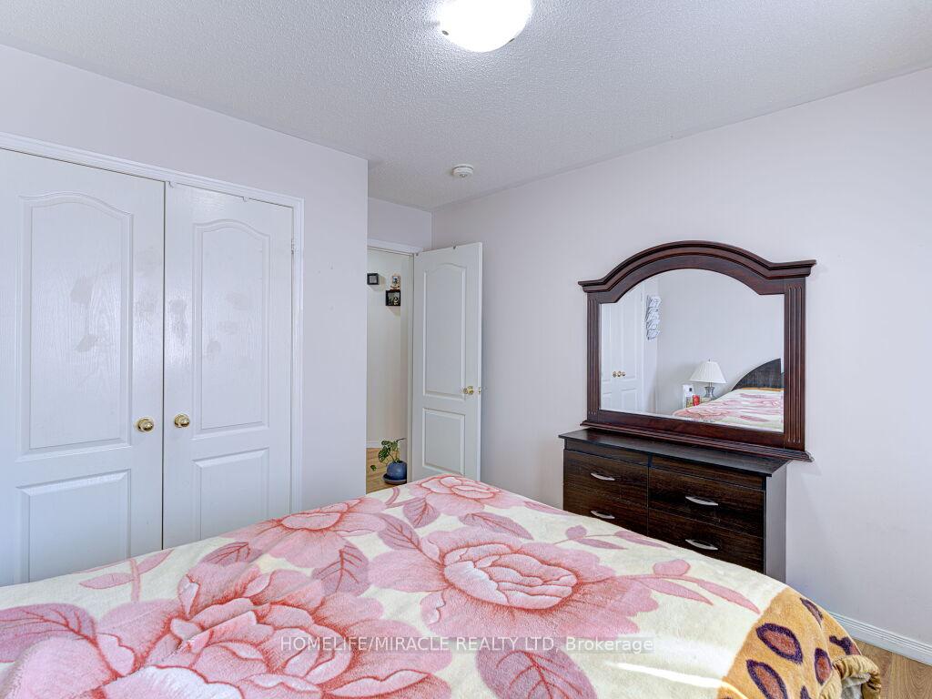 Photo 22 of 21 Tideland Drive, Brampton, Fletcher's Meadow — HOMEH