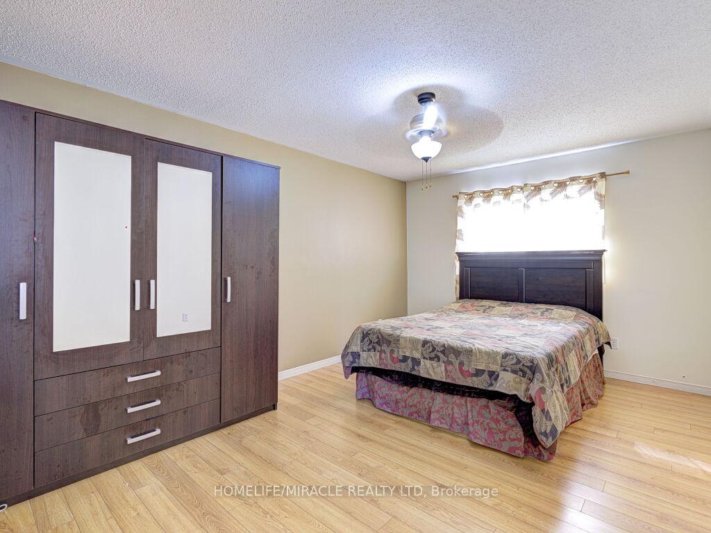 Photo 25 of 21 Tideland Drive, Brampton, Fletcher's Meadow — HOMEH