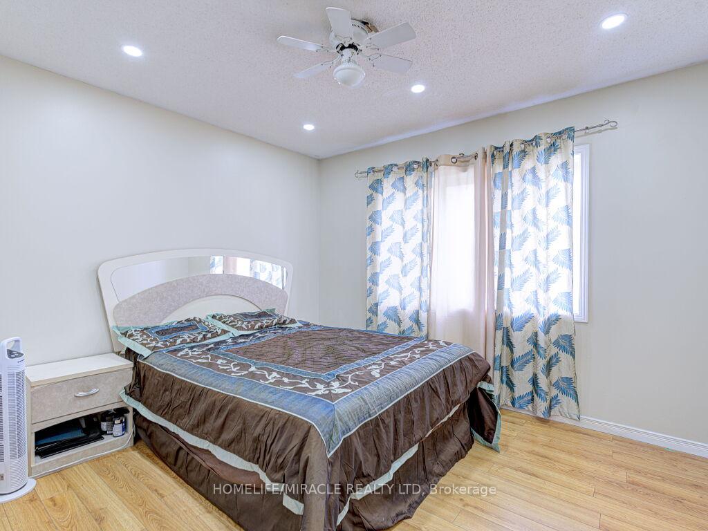 Photo 20 of 21 Tideland Drive, Brampton, Fletcher's Meadow — HOMEH