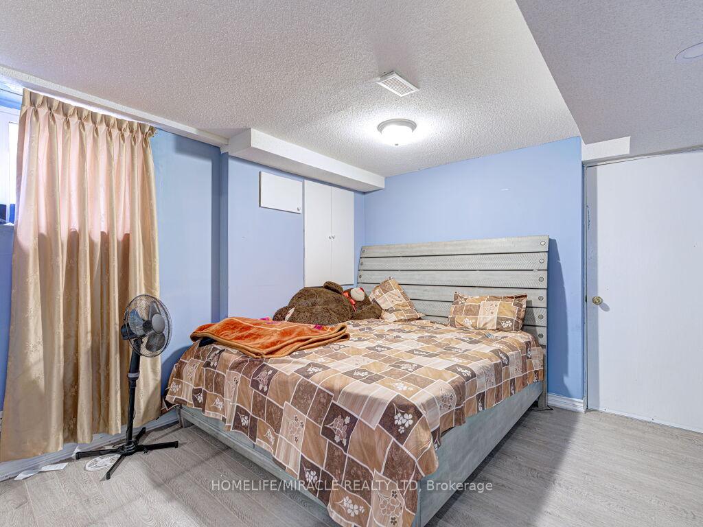 Photo 40 of 21 Tideland Drive, Brampton, Fletcher's Meadow — HOMEH