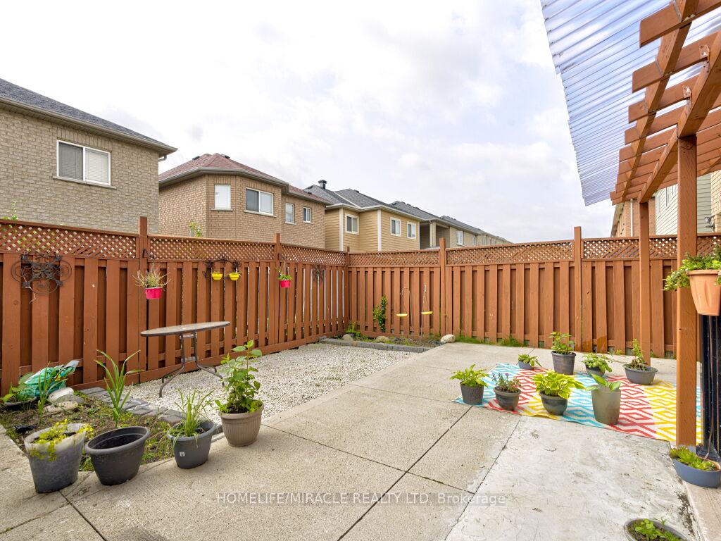 Photo 43 of 21 Tideland Drive, Brampton, Fletcher's Meadow — HOMEH