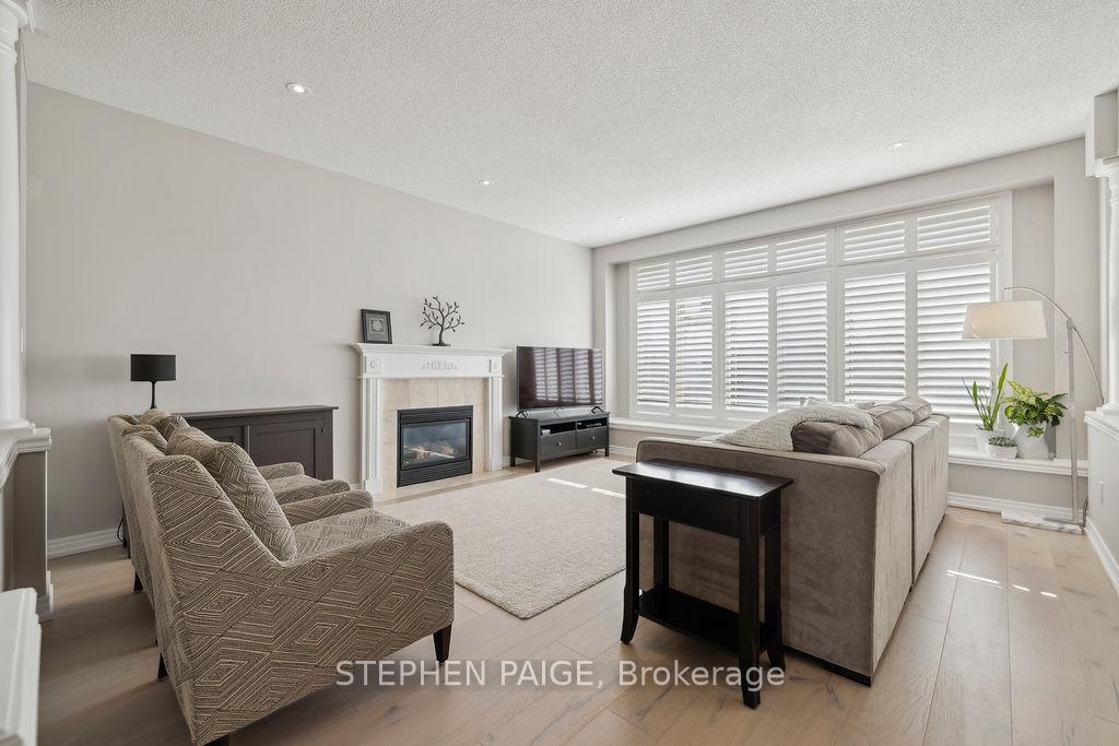 Photo 9 of 12 Moorland Crescent, Hamilton, Meadowlands — HOMEH