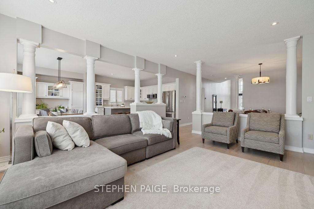 Photo 11 of 12 Moorland Crescent, Hamilton, Meadowlands — HOMEH