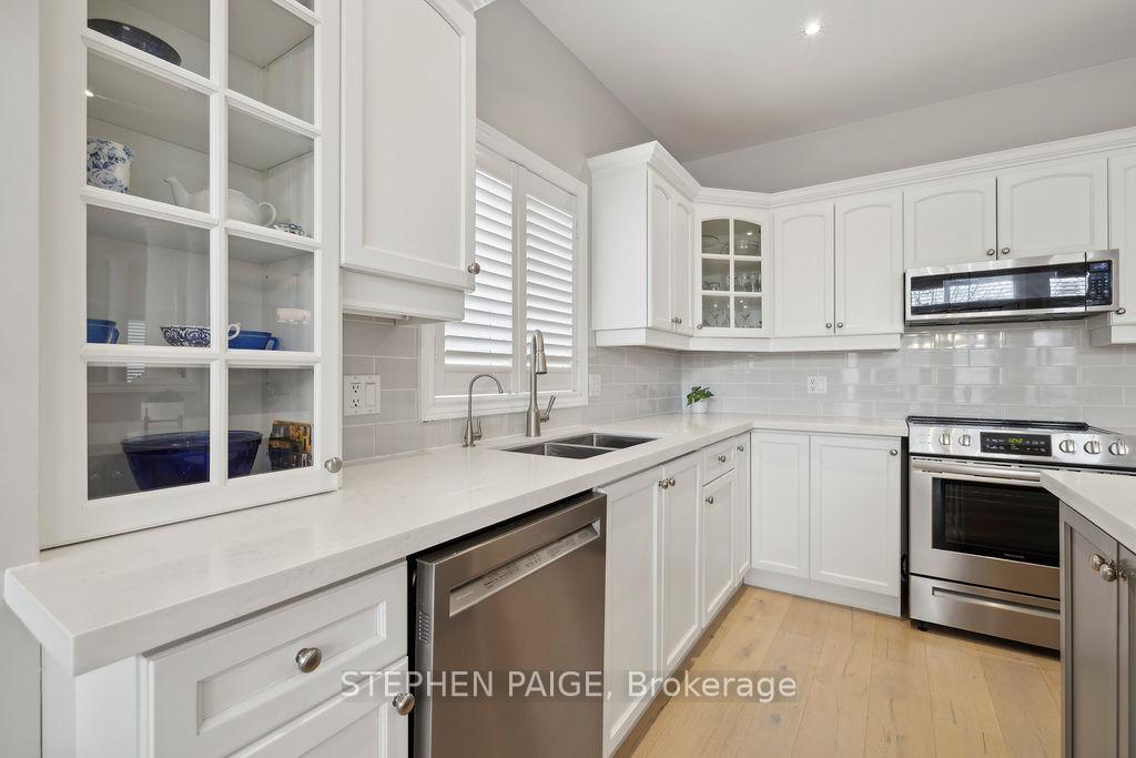 Photo 17 of 12 Moorland Crescent, Hamilton, Meadowlands — HOMEH