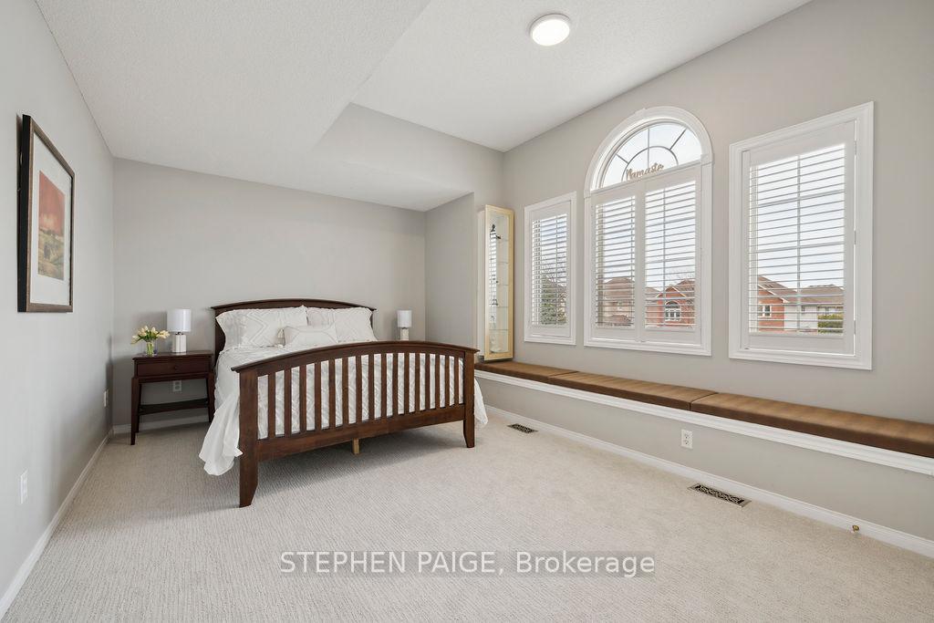 Photo 21 of 12 Moorland Crescent, Hamilton, Meadowlands — HOMEH