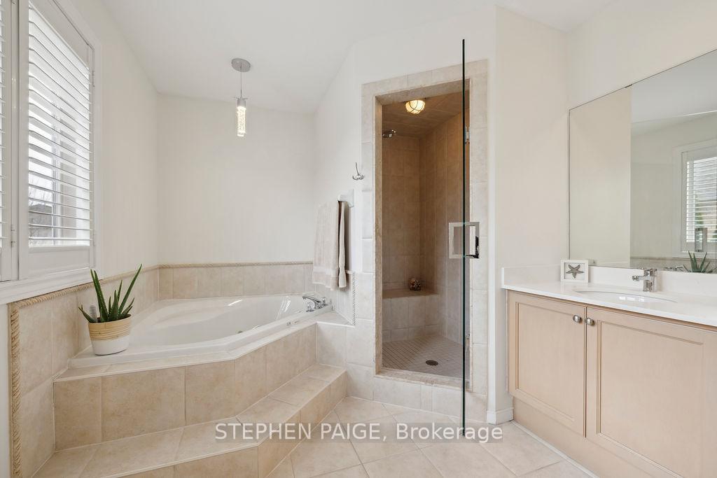 Photo 27 of 12 Moorland Crescent, Hamilton, Meadowlands — HOMEH