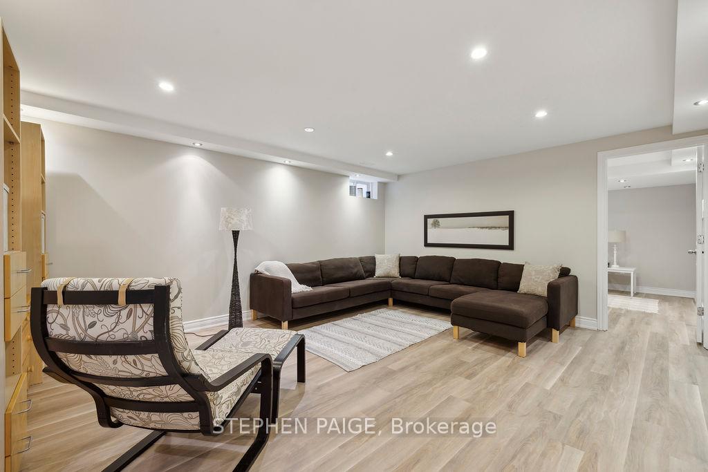Photo 28 of 12 Moorland Crescent, Hamilton, Meadowlands — HOMEH