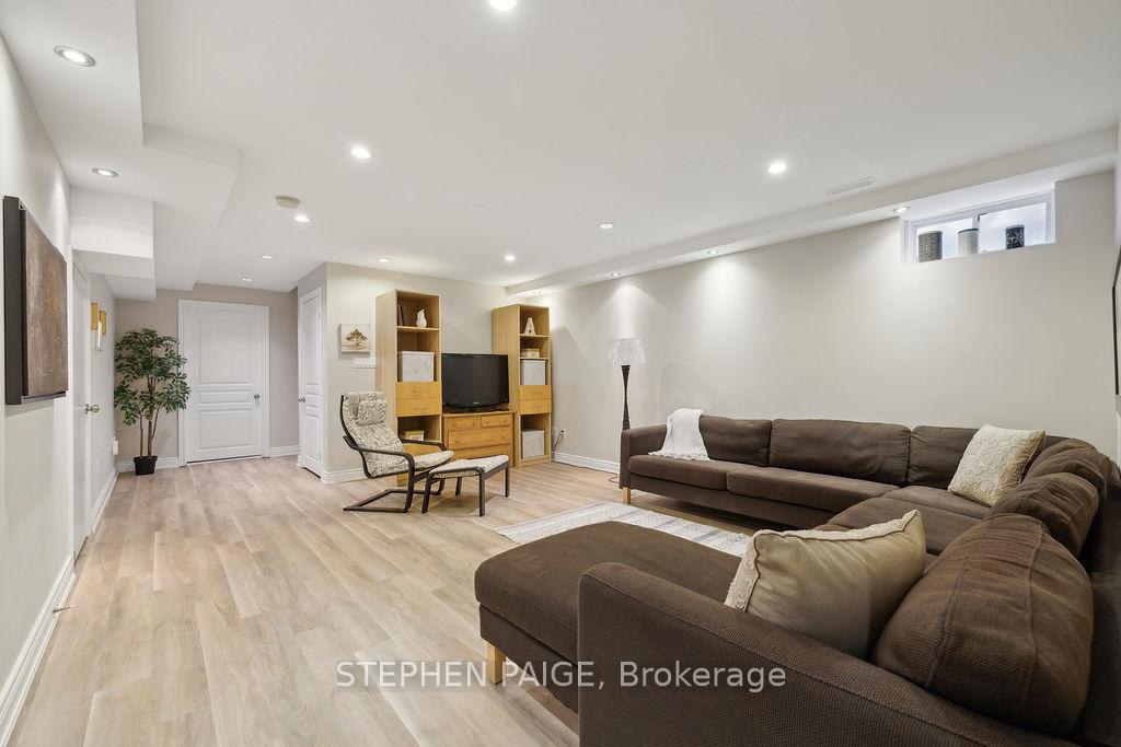 Photo 29 of 12 Moorland Crescent, Hamilton, Meadowlands — HOMEH