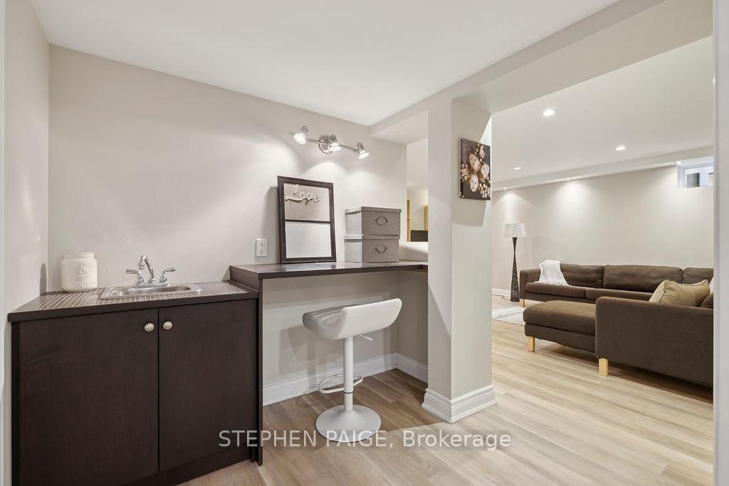 Photo 34 of 12 Moorland Crescent, Hamilton, Meadowlands — HOMEH
