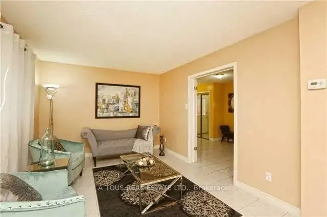 Photo 3 of 62 Candy Crescent, Brampton, Northwood Park — HOMEH