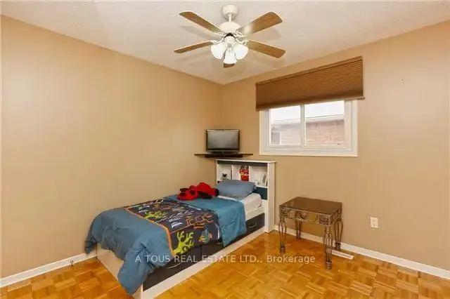 Photo 9 of 62 Candy Crescent, Brampton, Northwood Park — HOMEH