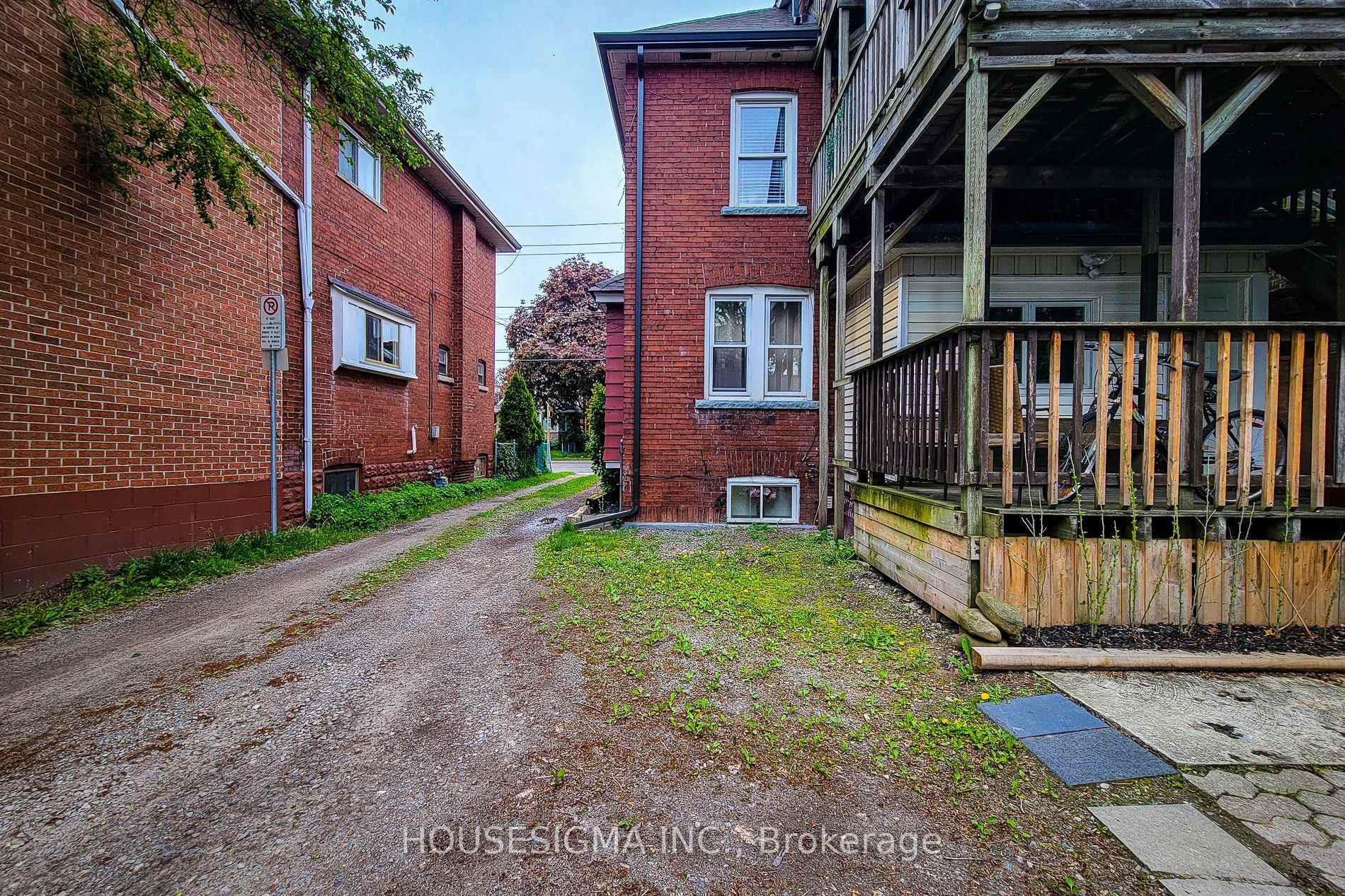Photo 5 of 46 Ottawa Street S, Hamilton, Delta — HOMEH