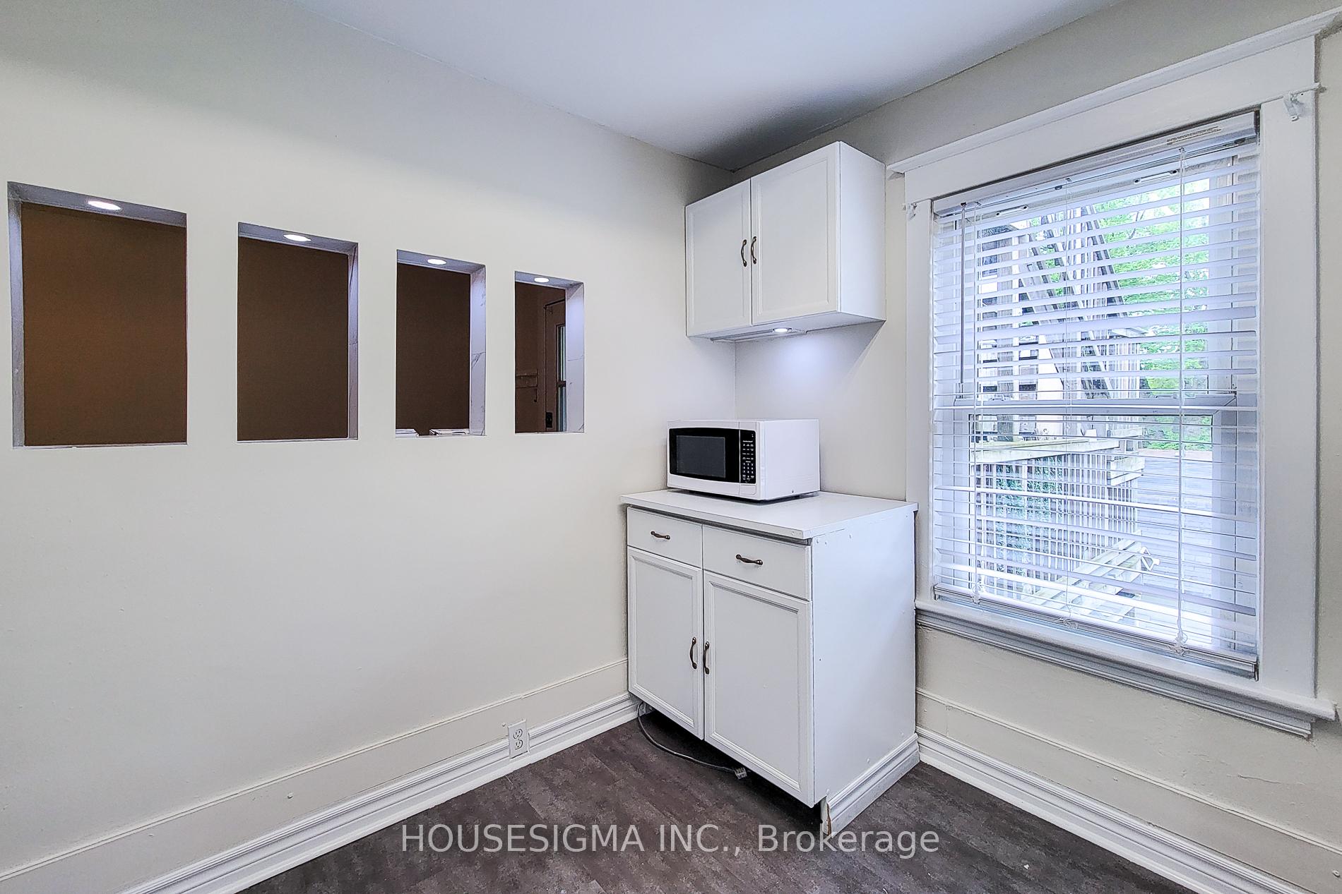 Photo 17 of 46 Ottawa Street S, Hamilton, Delta — HOMEH