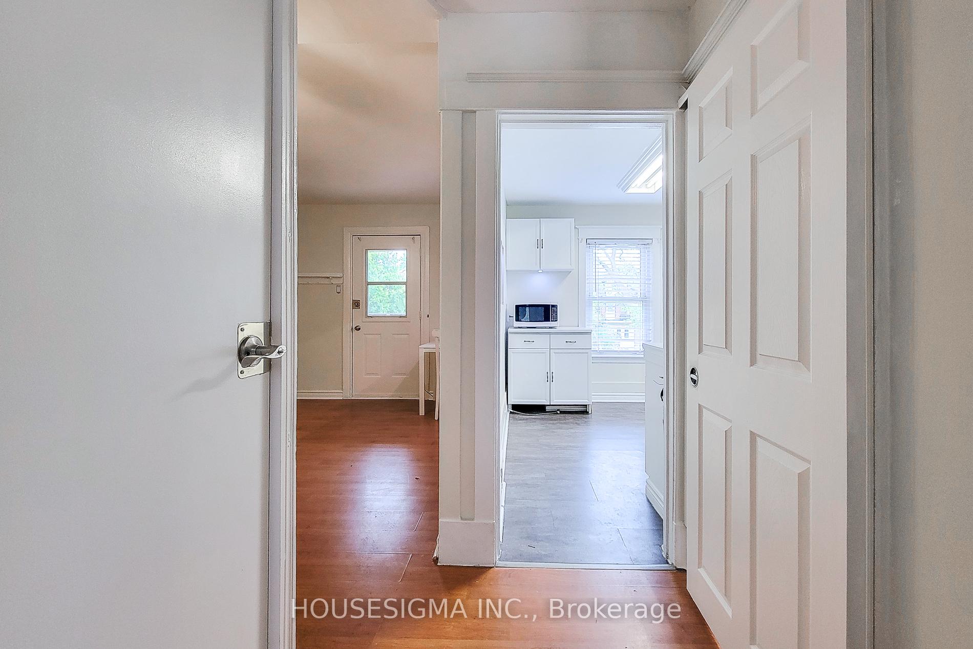 Photo 19 of 46 Ottawa Street S, Hamilton, Delta — HOMEH