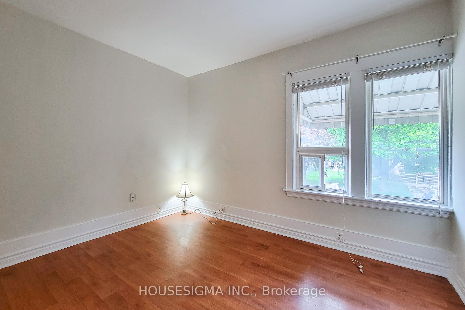 Photo 21 of 46 Ottawa Street S, Hamilton, Delta — HOMEH