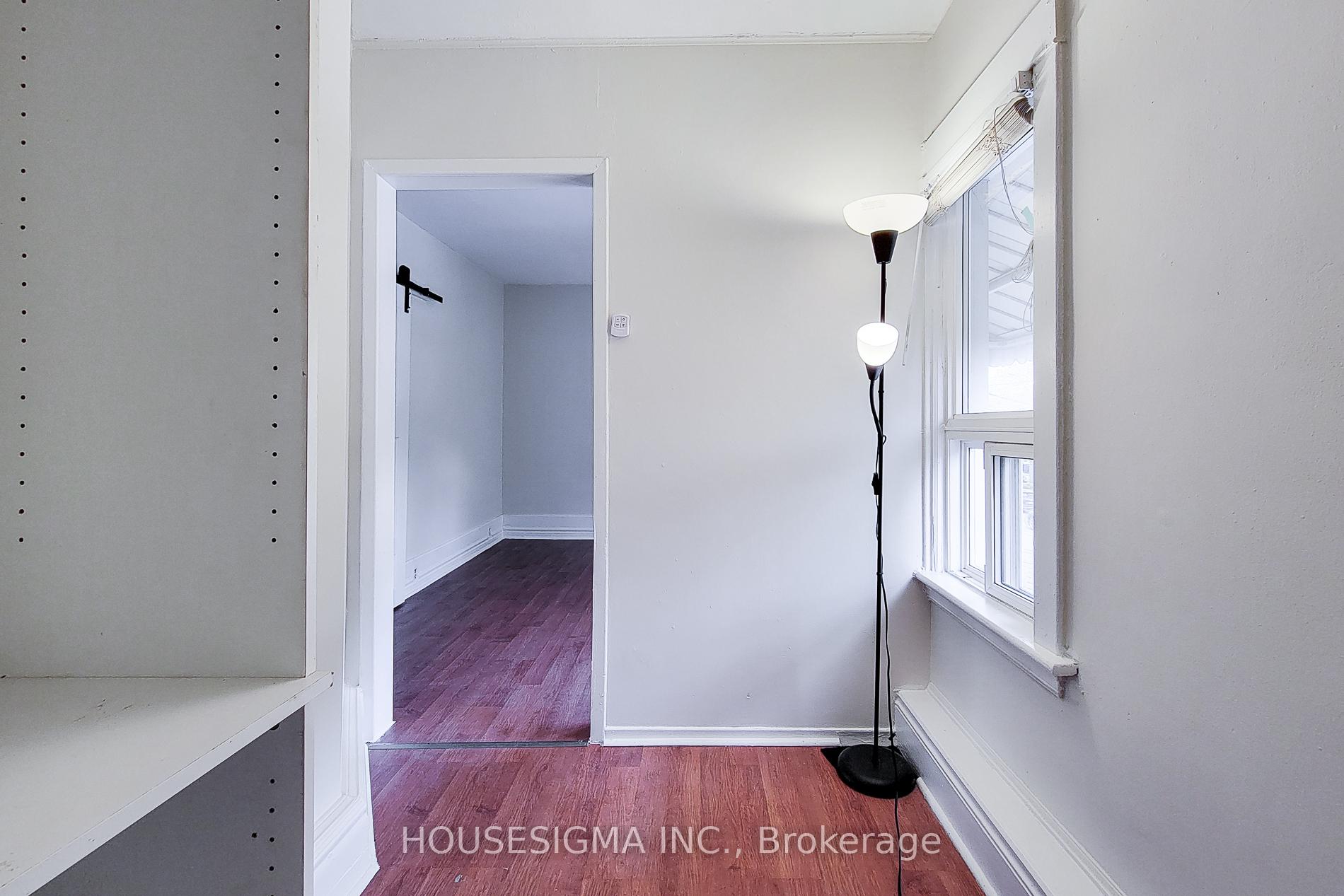 Photo 23 of 46 Ottawa Street S, Hamilton, Delta — HOMEH