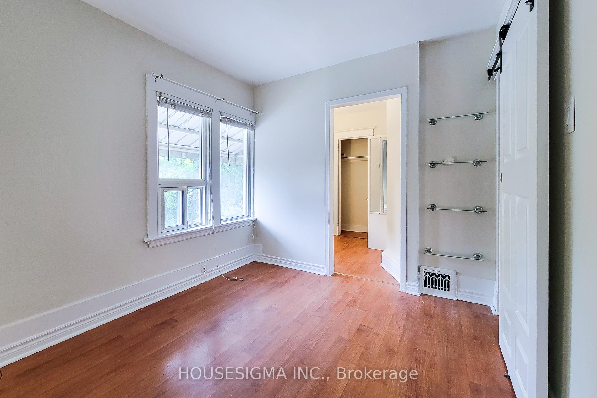 Photo 24 of 46 Ottawa Street S, Hamilton, Delta — HOMEH