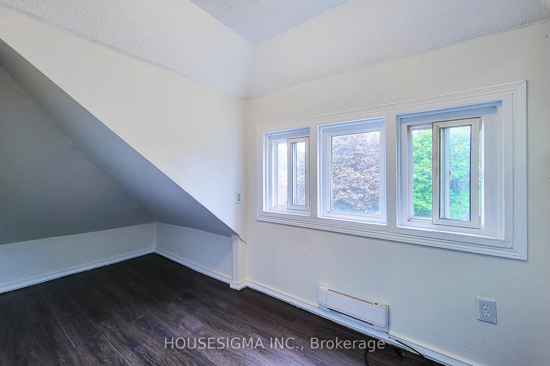 Photo 34 of 46 Ottawa Street S, Hamilton, Delta — HOMEH
