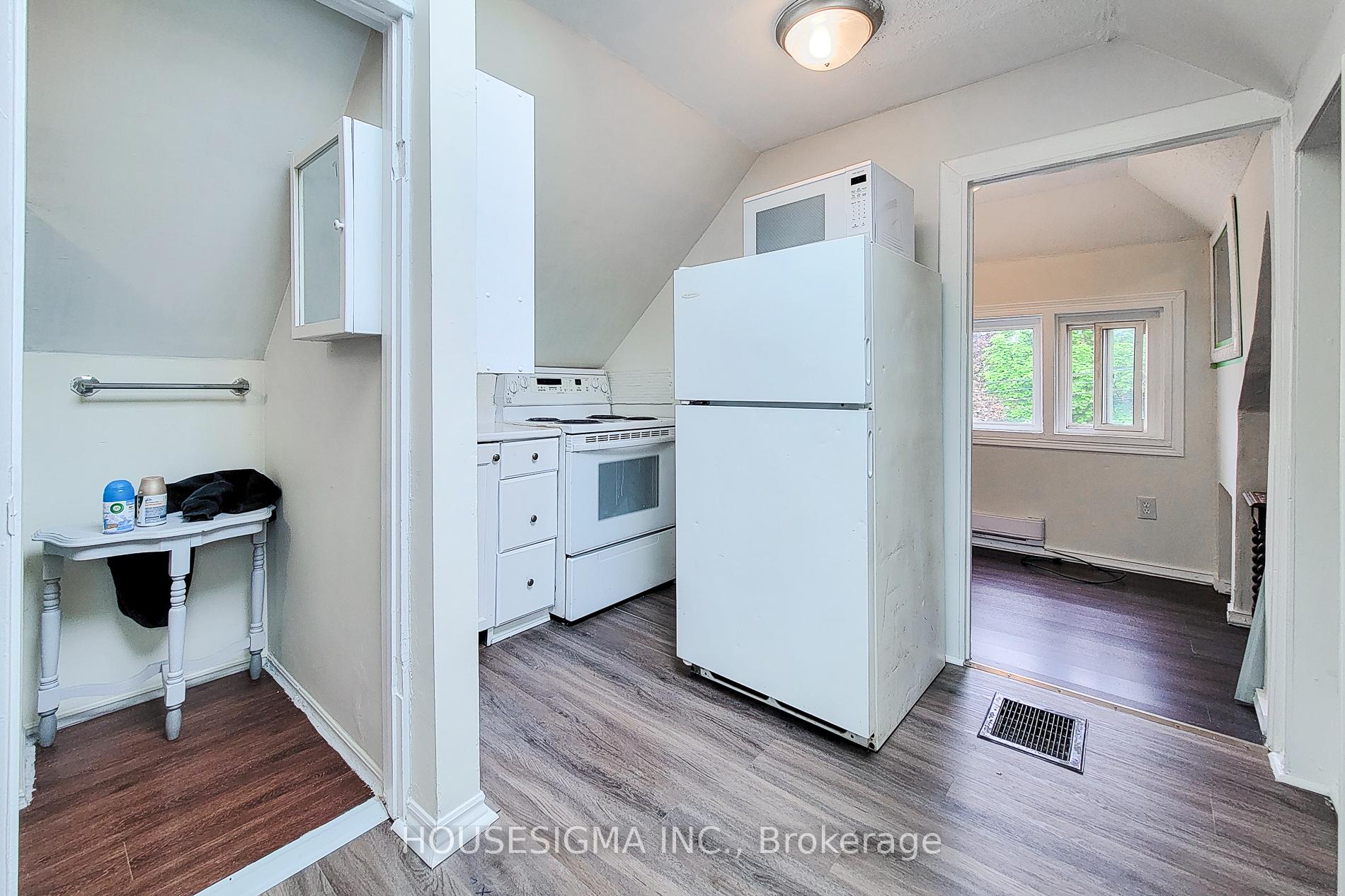 Photo 36 of 46 Ottawa Street S, Hamilton, Delta — HOMEH