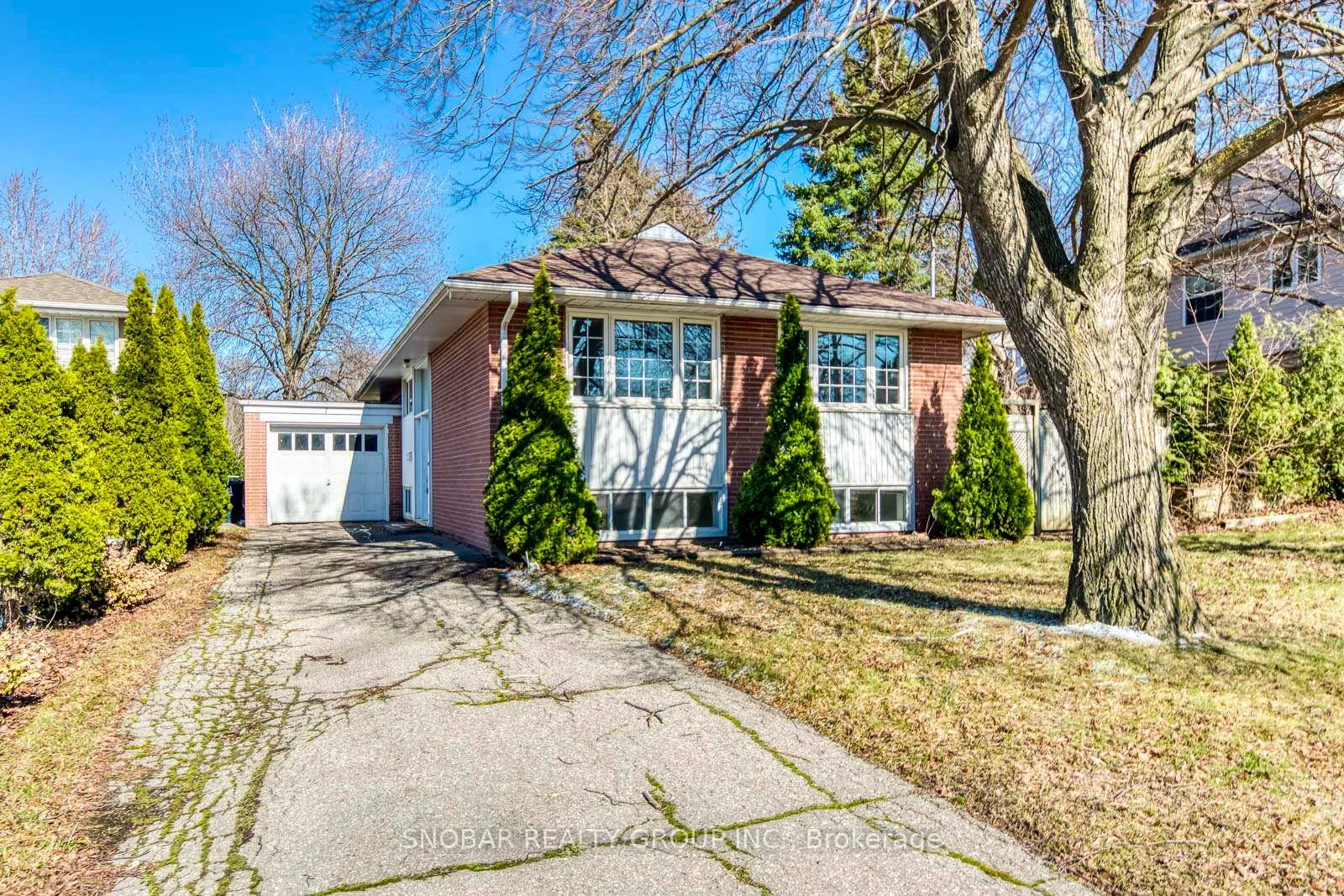Photo 1 of 7 Golfwood Heights, Etobicoke, Kingsview Village-The Westway — HOMEH