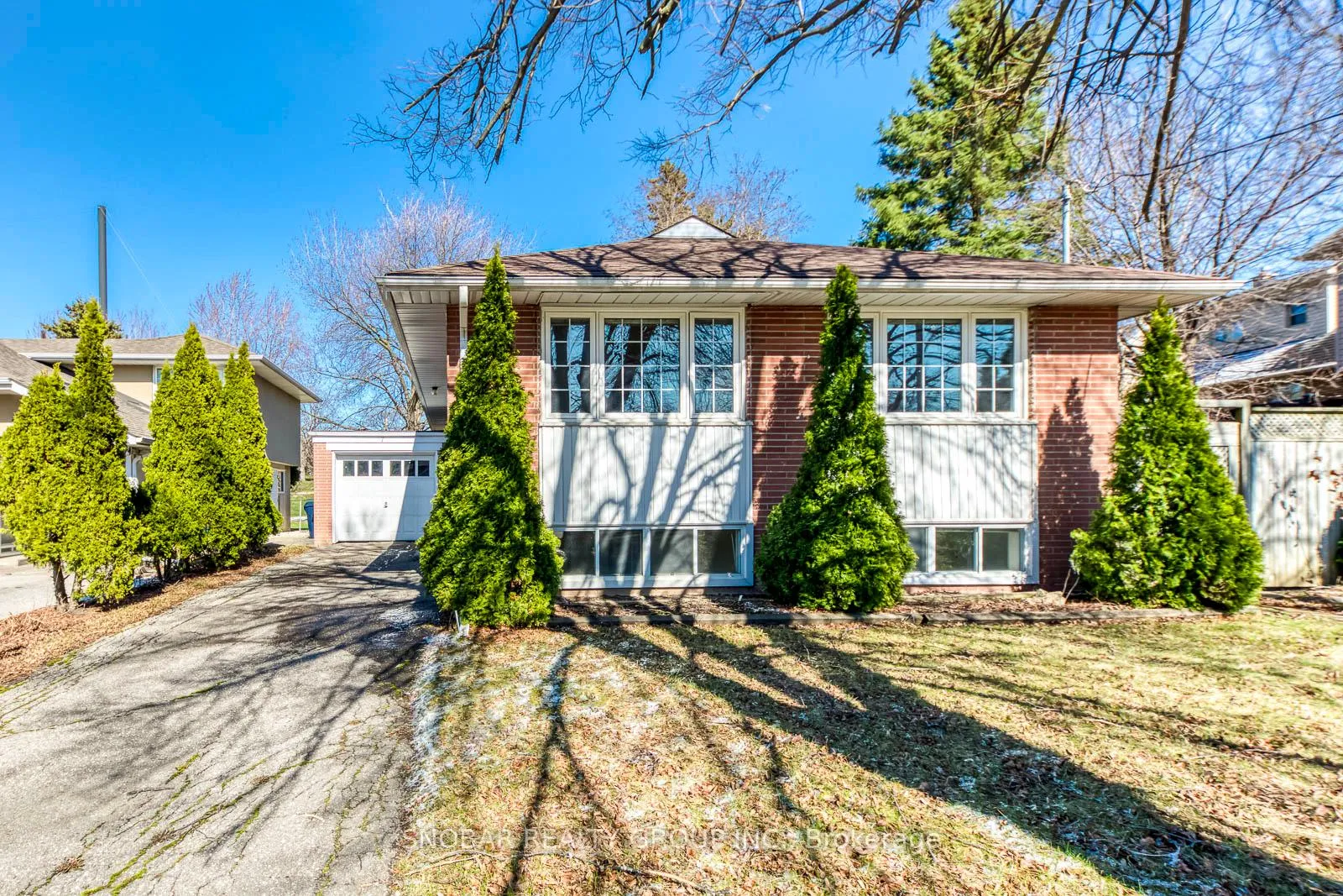 Photo 2 of 7 Golfwood Heights, Etobicoke, Kingsview Village-The Westway — HOMEH