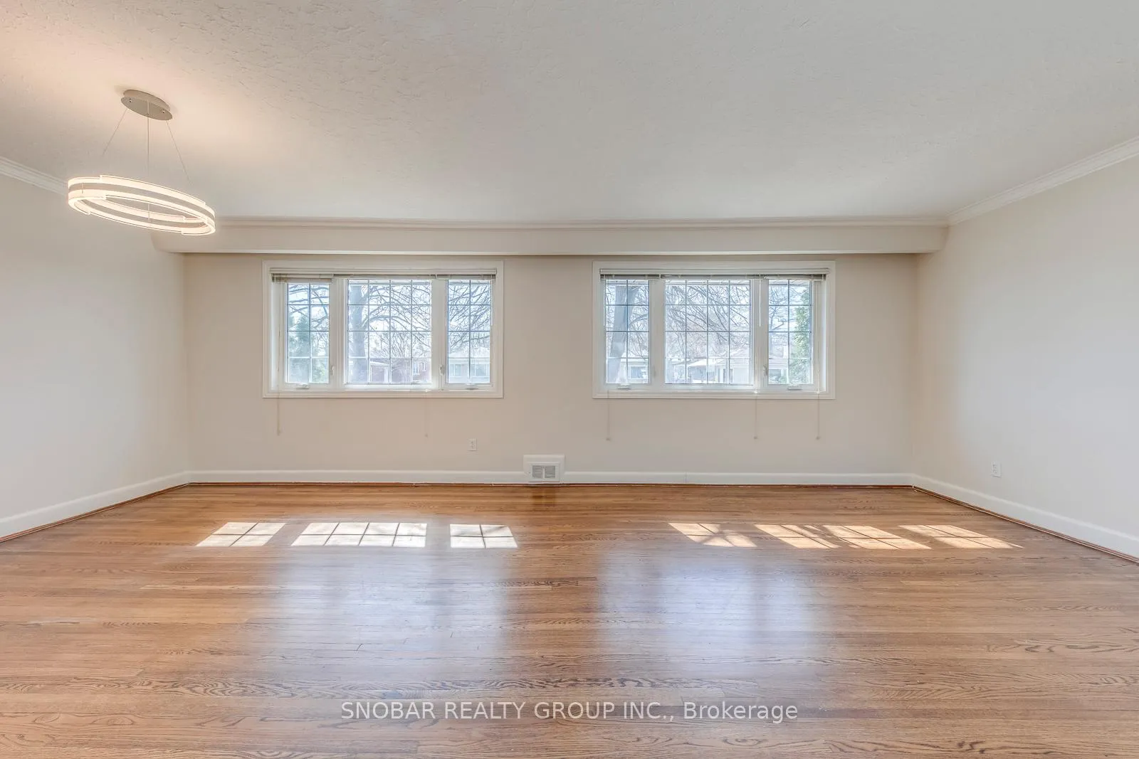 Photo 3 of 7 Golfwood Heights, Etobicoke, Kingsview Village-The Westway — HOMEH