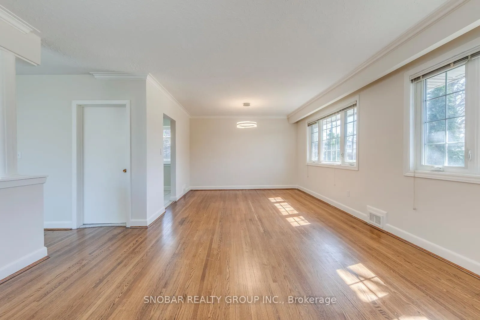 Photo 4 of 7 Golfwood Heights, Etobicoke, Kingsview Village-The Westway — HOMEH