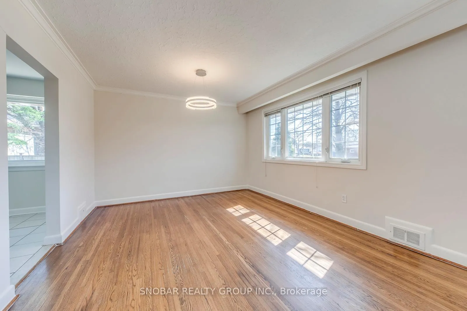 Photo 7 of 7 Golfwood Heights, Etobicoke, Kingsview Village-The Westway — HOMEH