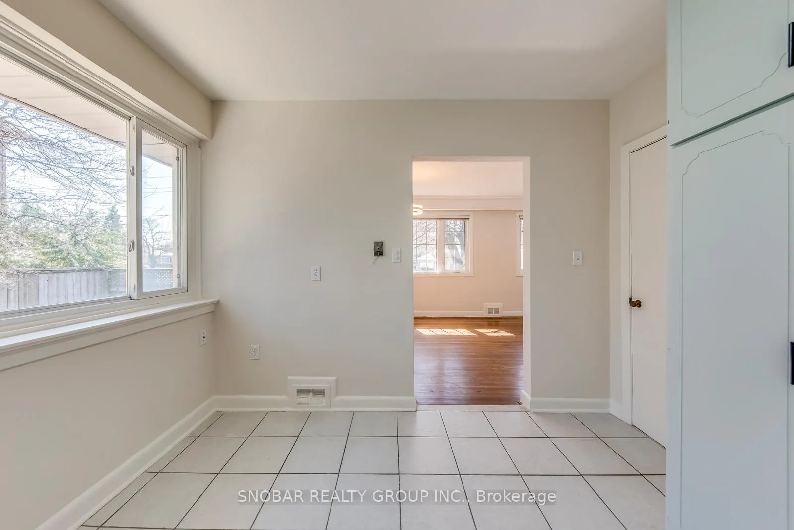 Photo 10 of 7 Golfwood Heights, Etobicoke, Kingsview Village-The Westway — HOMEH