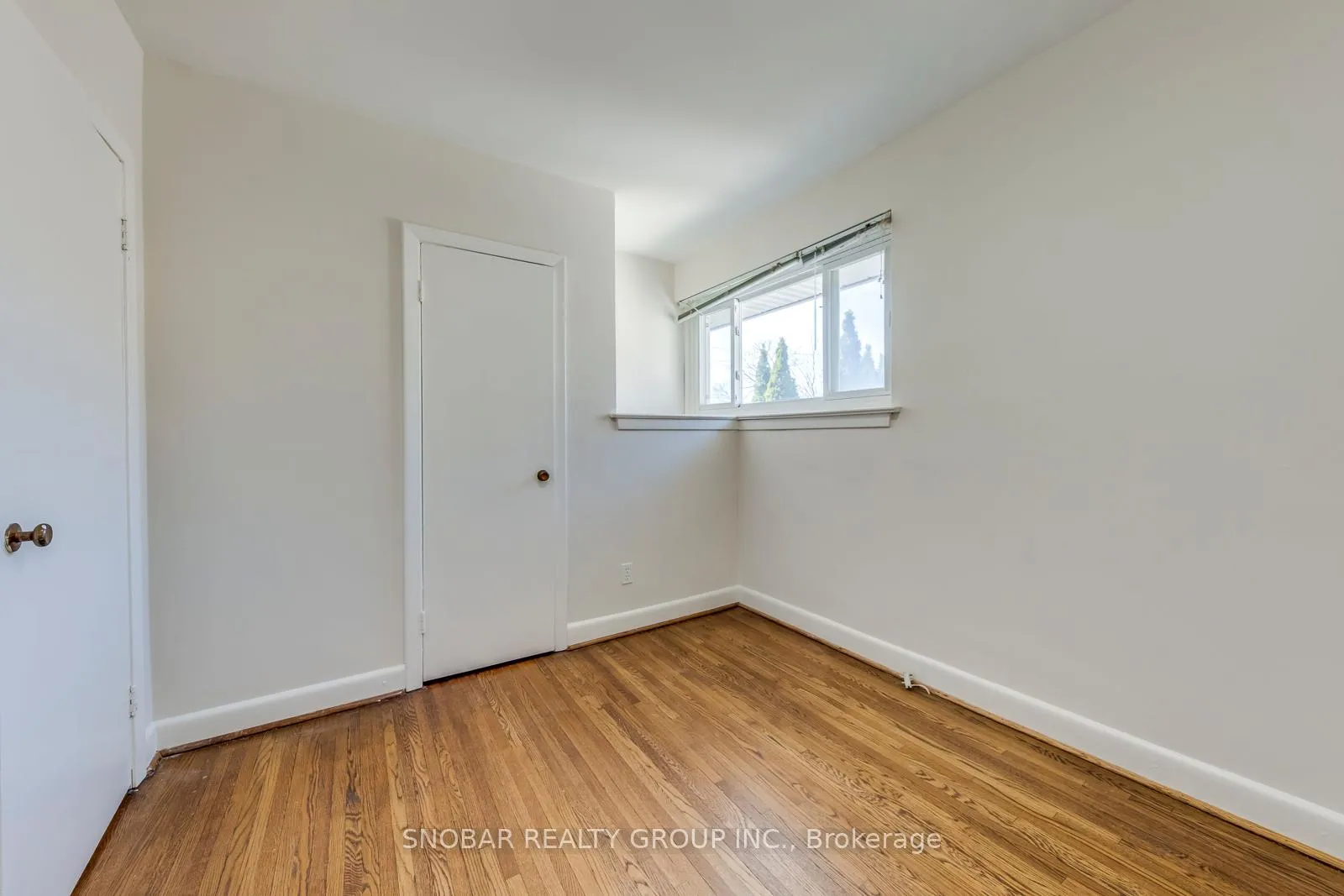 Photo 11 of 7 Golfwood Heights, Etobicoke, Kingsview Village-The Westway — HOMEH