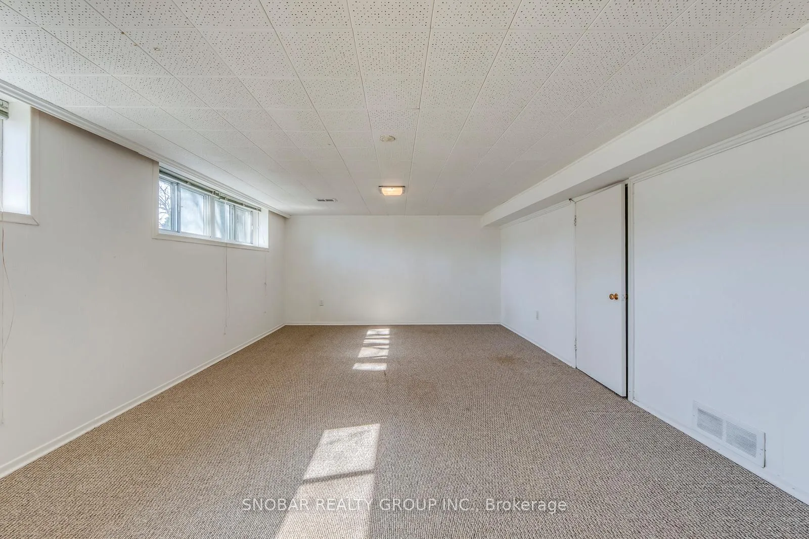 Photo 16 of 7 Golfwood Heights, Etobicoke, Kingsview Village-The Westway — HOMEH