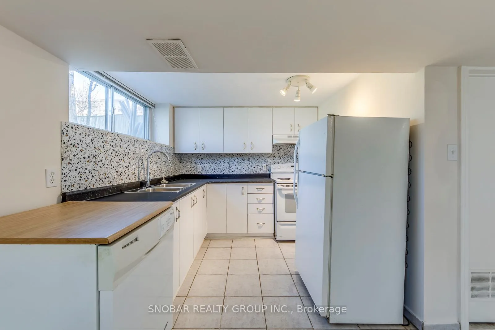Photo 21 of 7 Golfwood Heights, Etobicoke, Kingsview Village-The Westway — HOMEH