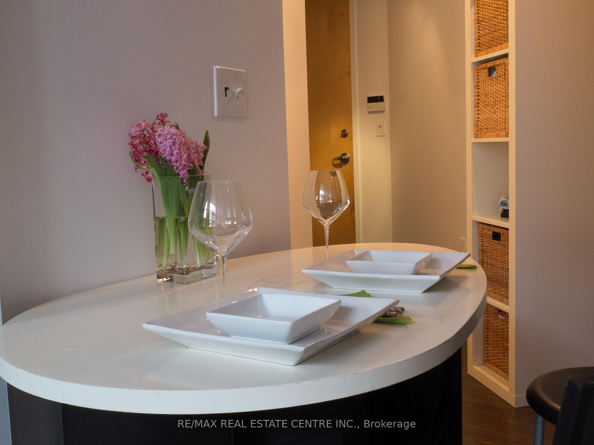 Photo 5 of Unit 101, 66 Bay Street S, Hamilton, Durand — HOMEH