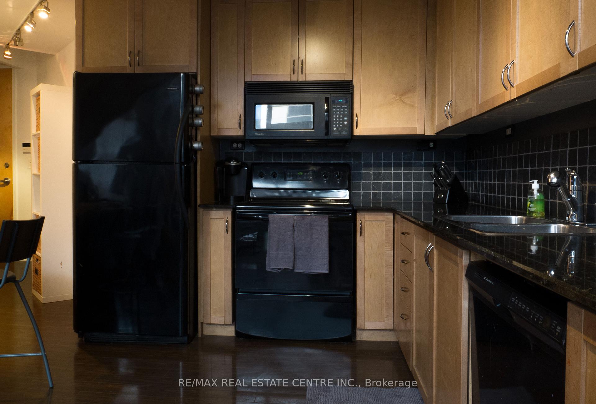 Photo 8 of Unit 101, 66 Bay Street S, Hamilton, Durand — HOMEH
