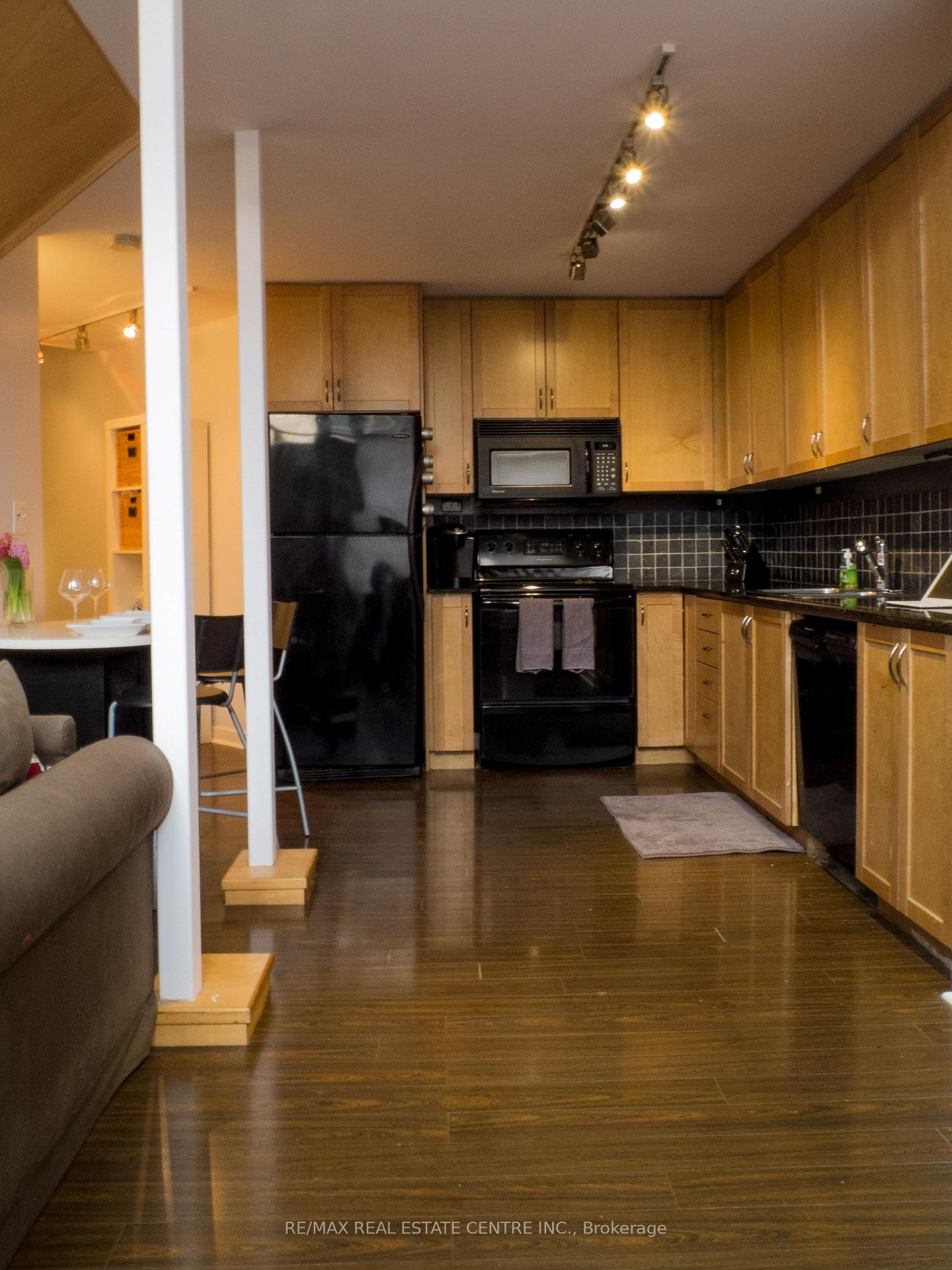 Photo 9 of Unit 101, 66 Bay Street S, Hamilton, Durand — HOMEH
