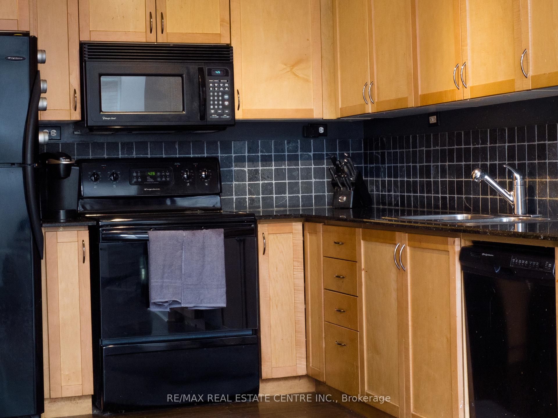 Photo 10 of Unit 101, 66 Bay Street S, Hamilton, Durand — HOMEH