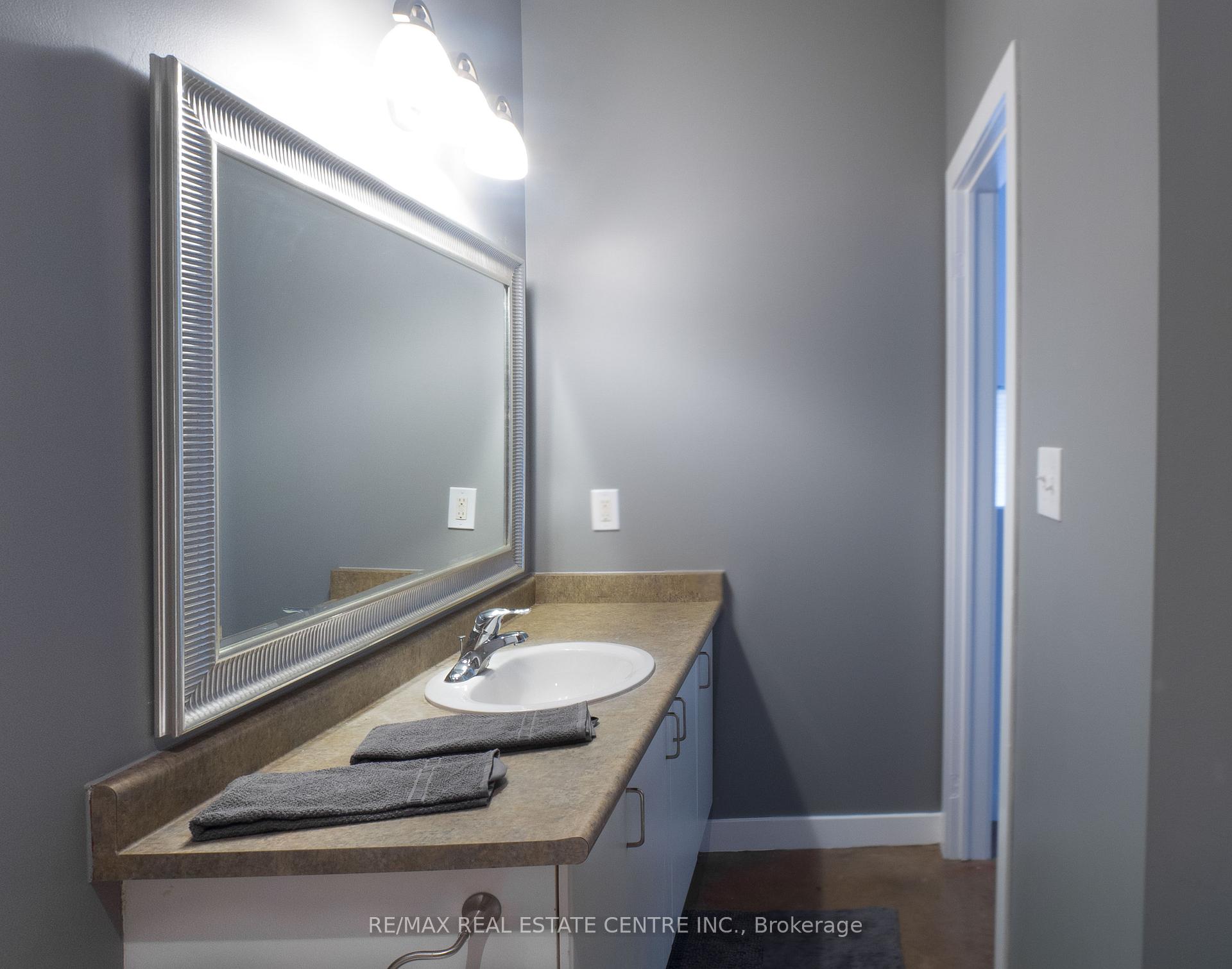 Photo 18 of Unit 101, 66 Bay Street S, Hamilton, Durand — HOMEH