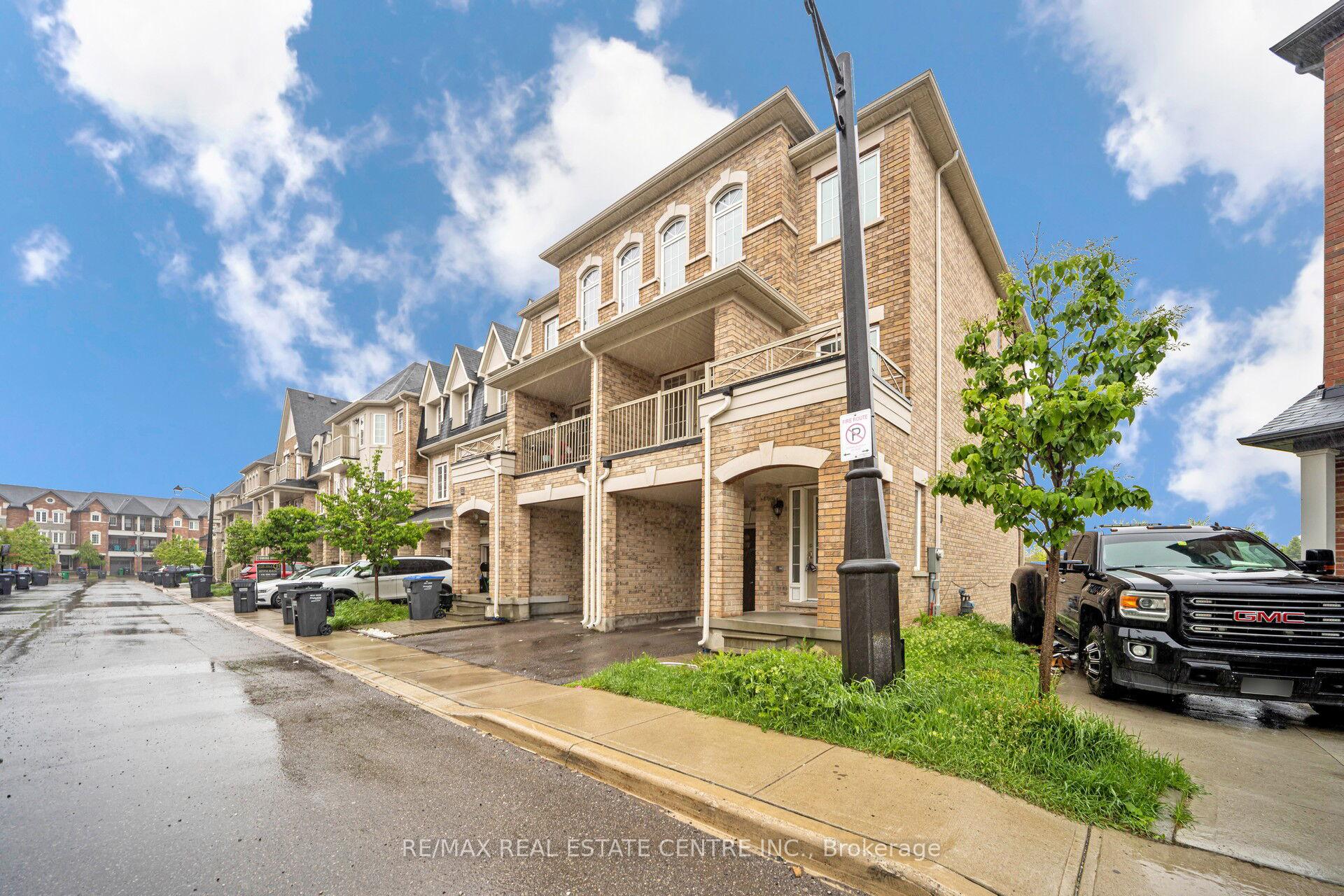 Photo 3 of 26 Miami Grove, Brampton, Heart Lake East — HOMEH