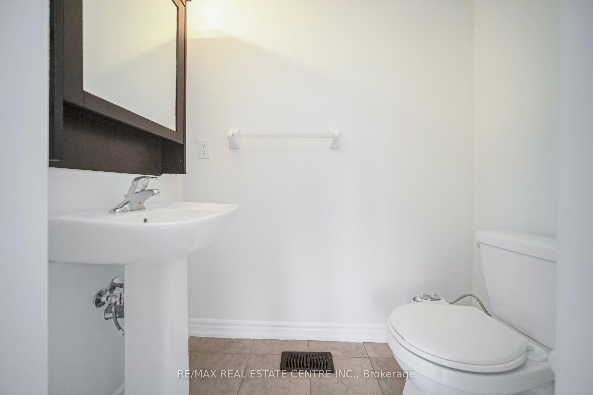Photo 8 of 26 Miami Grove, Brampton, Heart Lake East — HOMEH