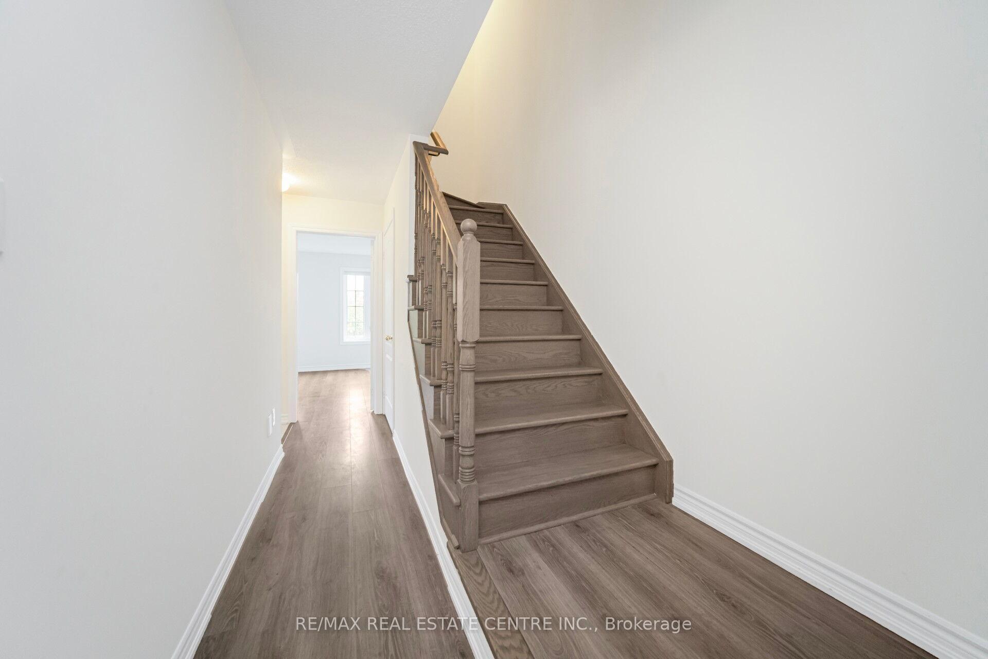 Photo 12 of 26 Miami Grove, Brampton, Heart Lake East — HOMEH