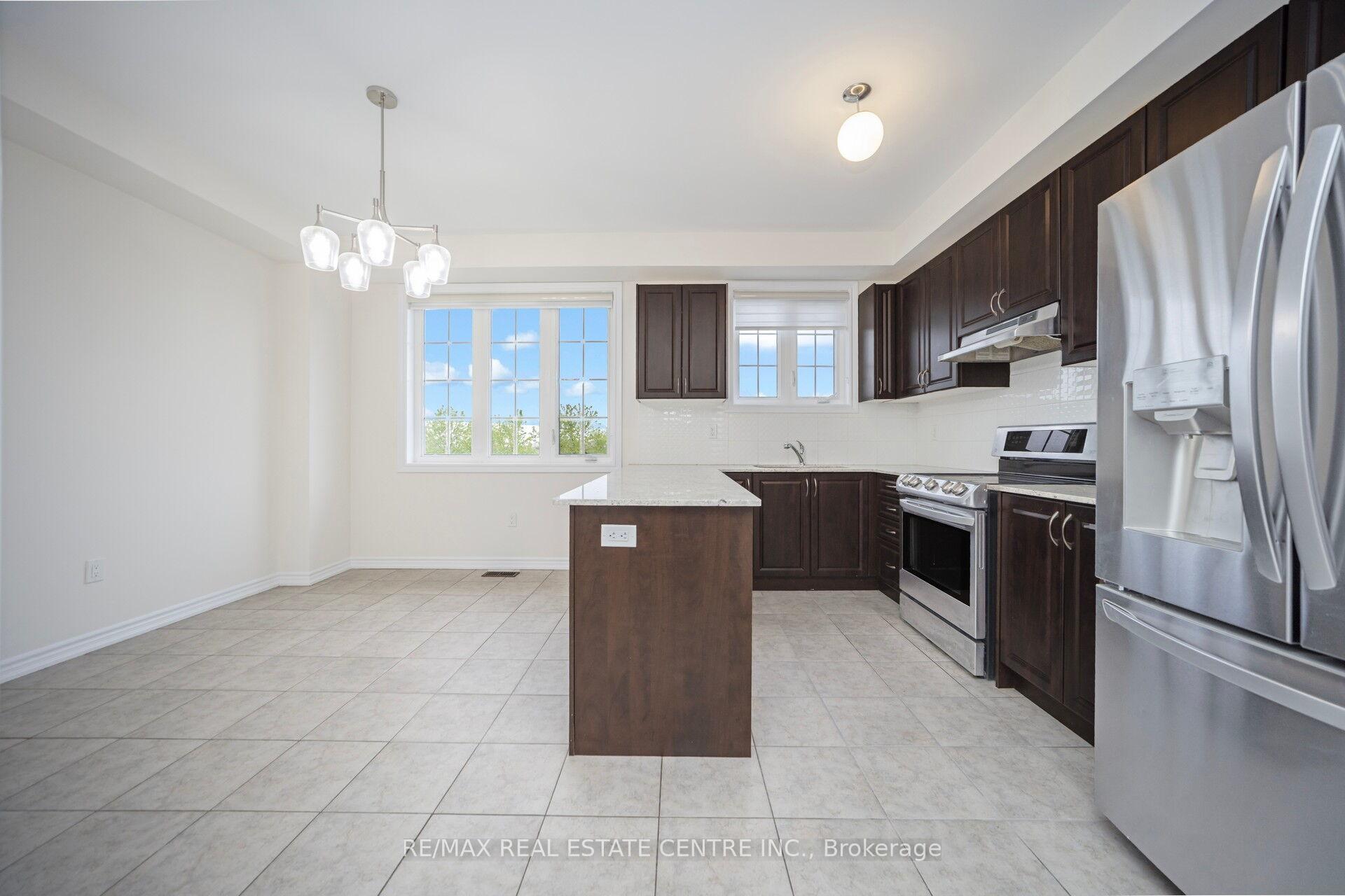 Photo 14 of 26 Miami Grove, Brampton, Heart Lake East — HOMEH