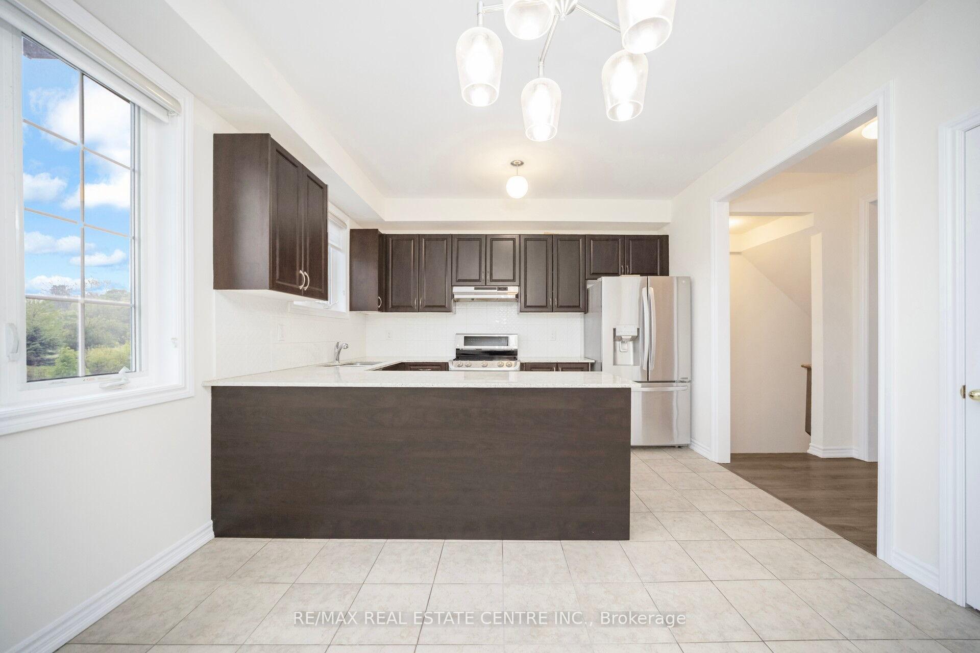 Photo 16 of 26 Miami Grove, Brampton, Heart Lake East — HOMEH