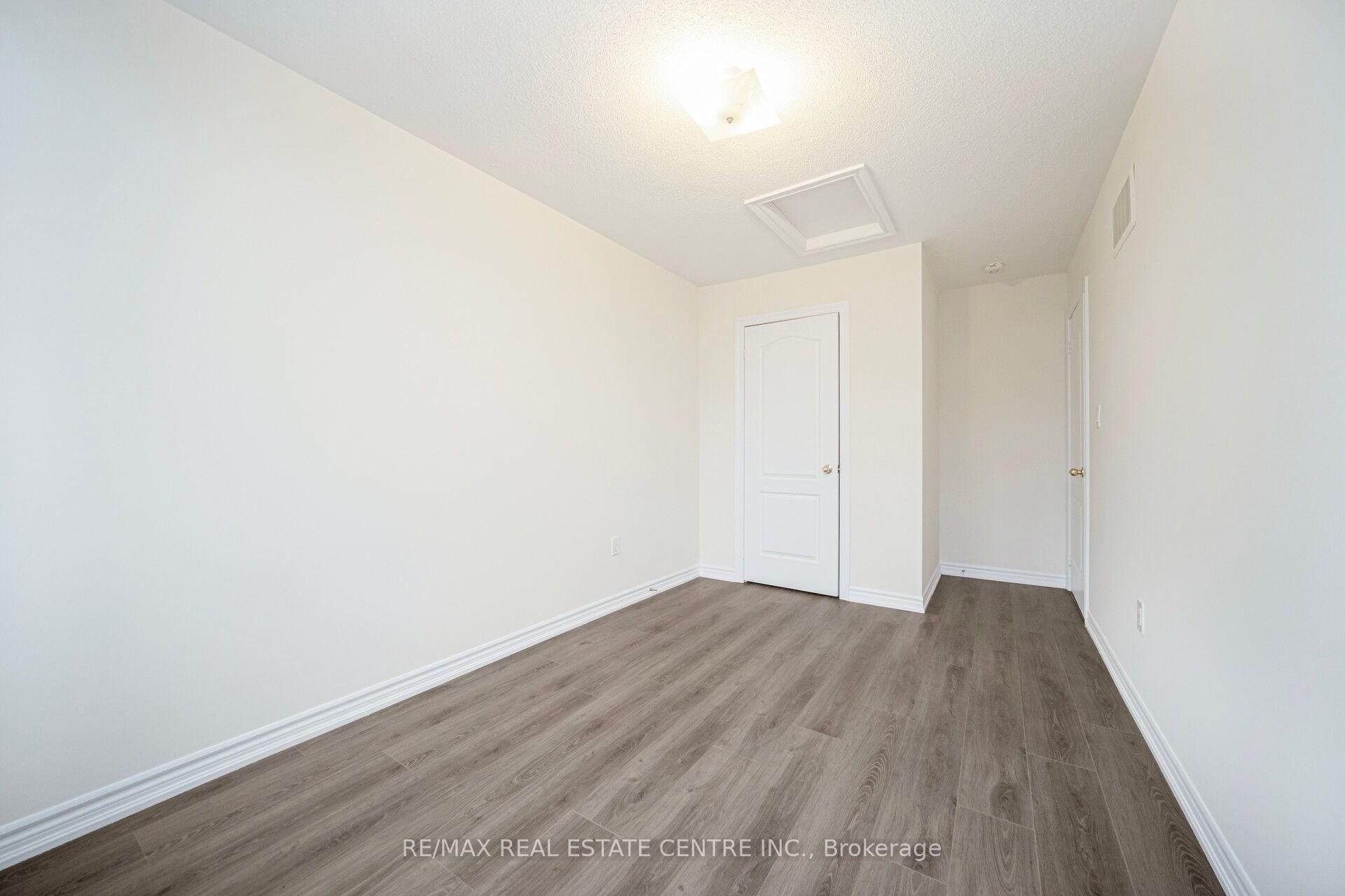 Photo 45 of 26 Miami Grove, Brampton, Heart Lake East — HOMEH