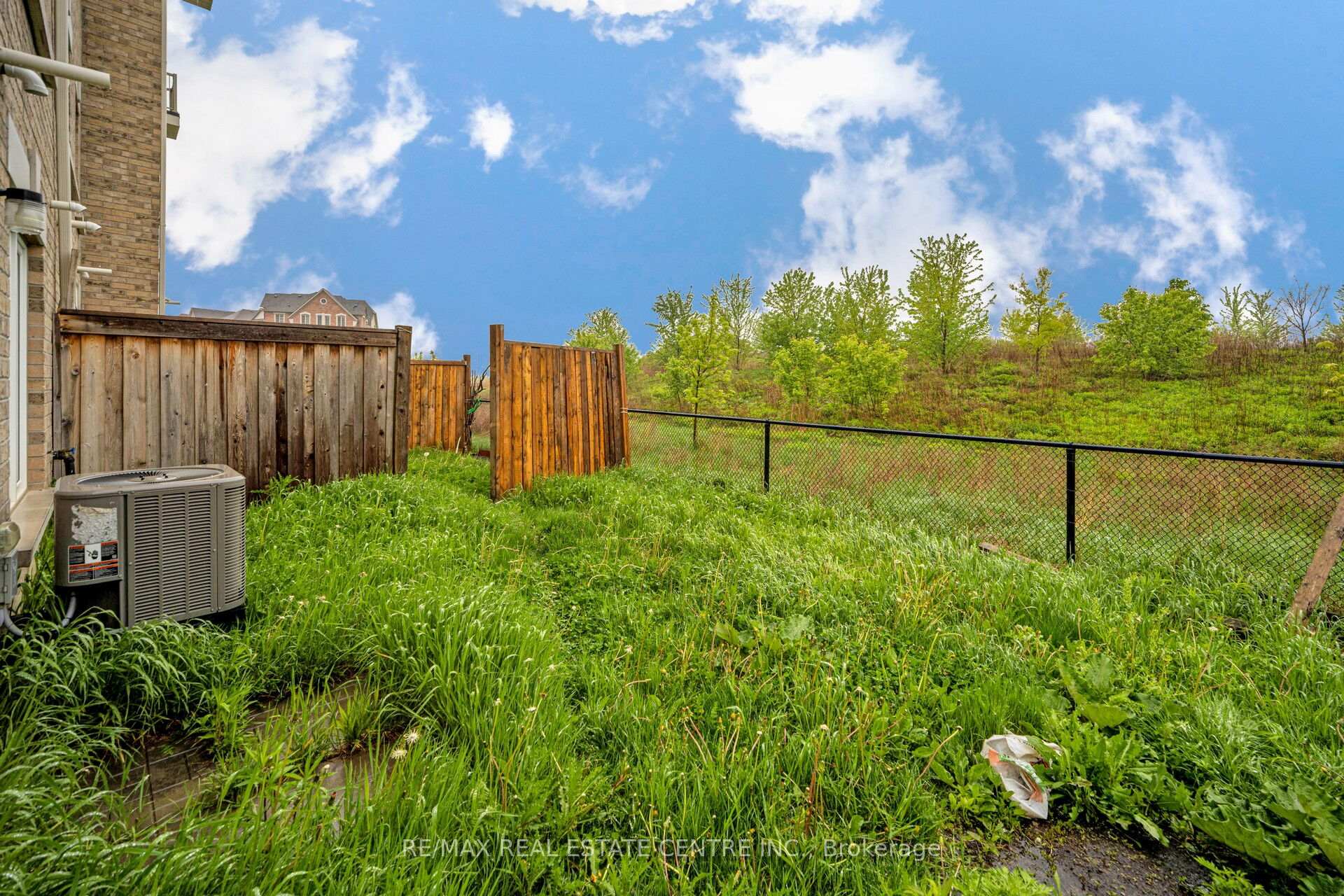 Photo 48 of 26 Miami Grove, Brampton, Heart Lake East — HOMEH