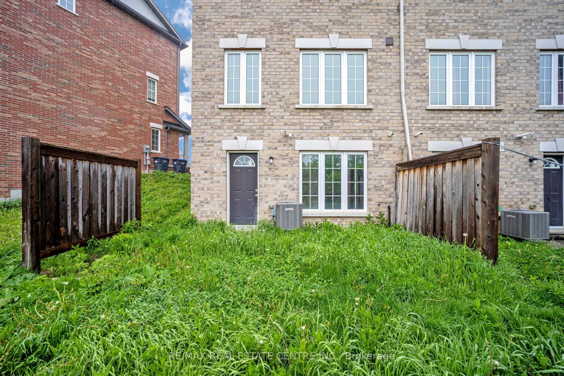 Photo 50 of 26 Miami Grove, Brampton, Heart Lake East — HOMEH